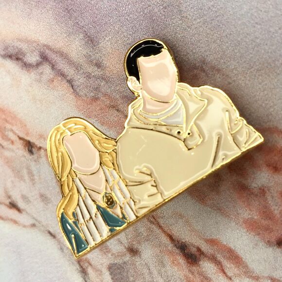 Emmett Cullen and Rosalie Hale Twilight Outline Enamel Pin - Picture 2 of 5